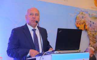 وزير النقل يتفقد مصانع شركة...