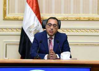 مدبولي يبحث طرق تعزيز السيولة...