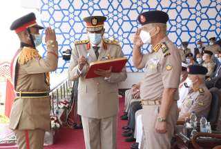 وزير الدفاع يشهد الاحتفال بتخريج...