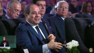 السيسي يستمع للمستفيدين من مشروعات...