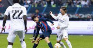 رئيس ريال مدريد يستفسر من...