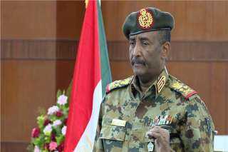 رئيس مجلس السيادة بالسودان يتسلم...