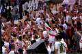 جماهير الزمالك تهاجم اللاعبين بعد...